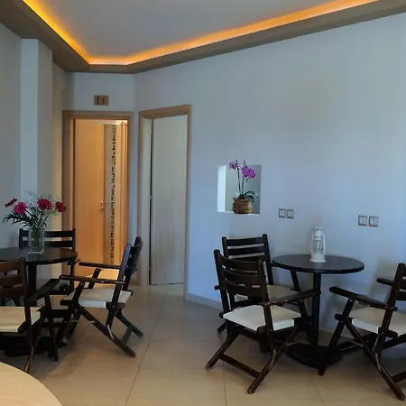 Aparthotel Niriides And