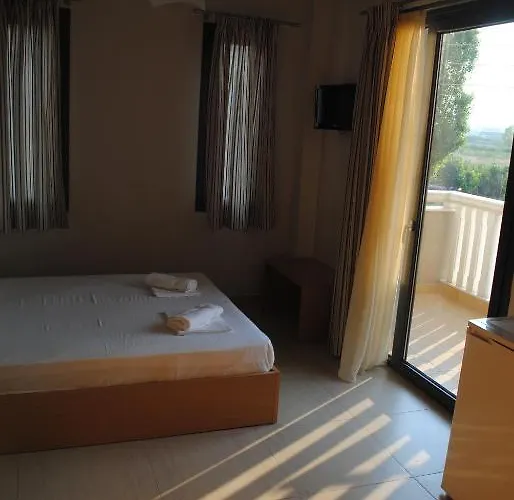 Aparthotel Niriides And Paralía