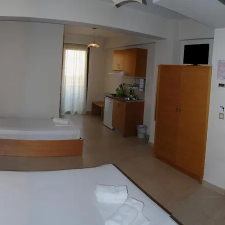 Niriides Studios And شقة فندقية Paralía