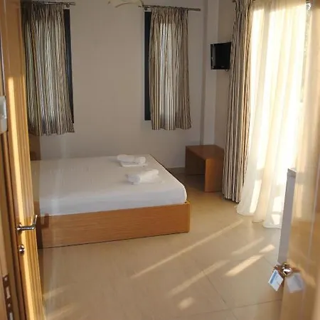 Niriides And Apart-hotel Paralía