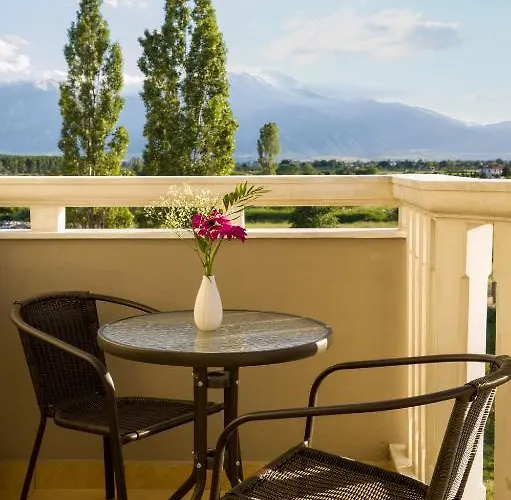 Niriides And 4* Paralía